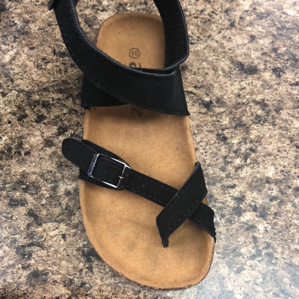 Black kid sandals